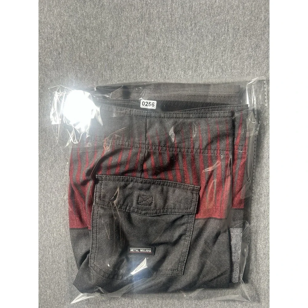 Metal Mulisha Men's Gray and Red Colorblock SkullBoard Shorts Size 34